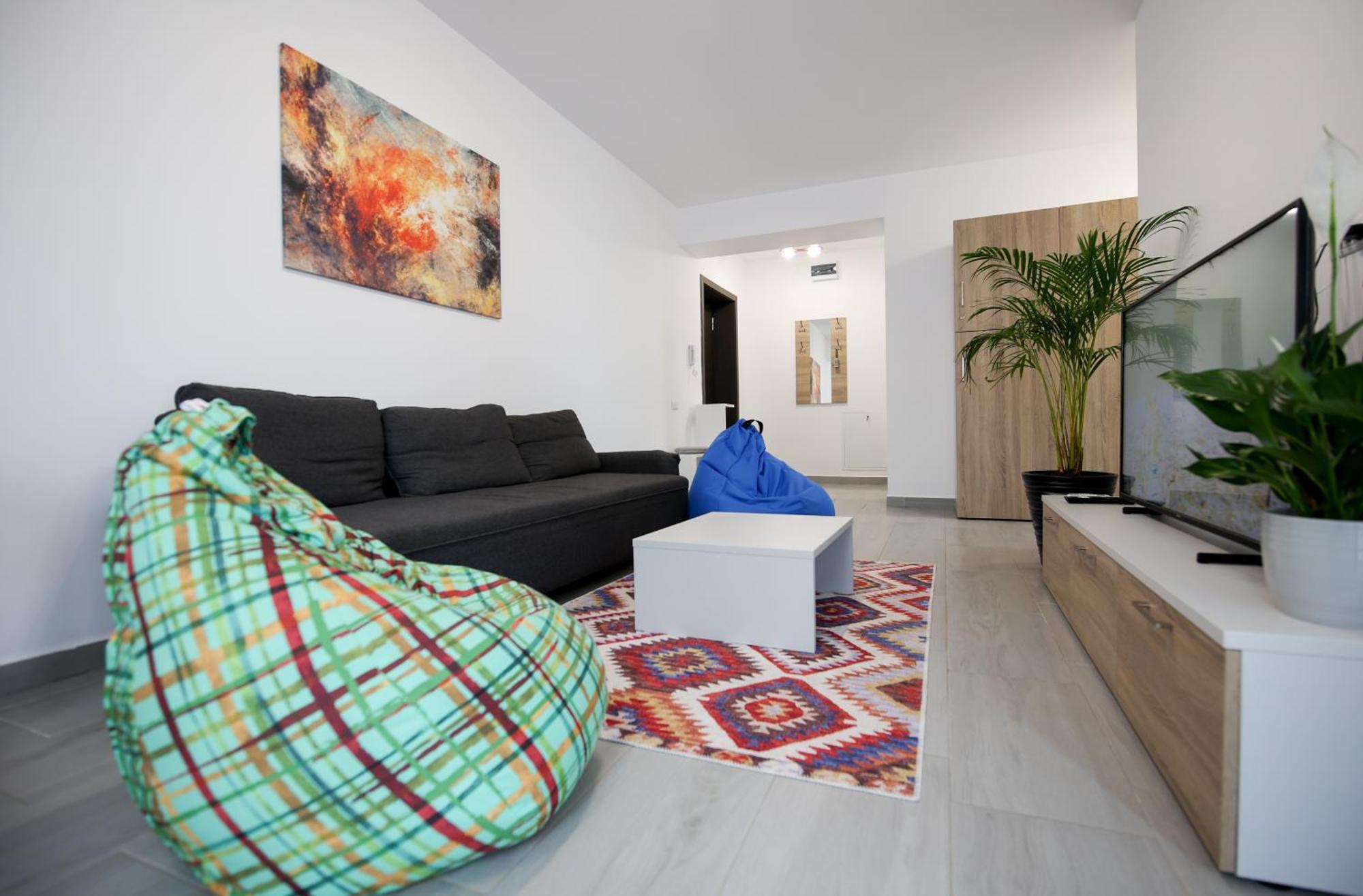 Apartment Vitan Oasis ---free Secured Private Parking---self Check-in--
